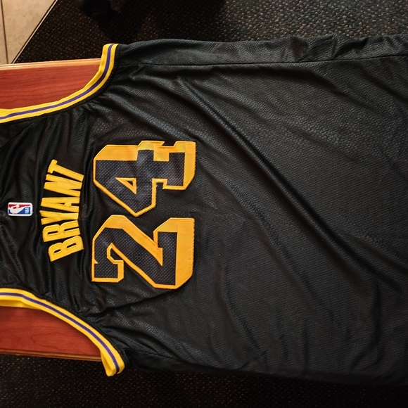 Nike Kobe Bryant jersey - Picture 2 of 3